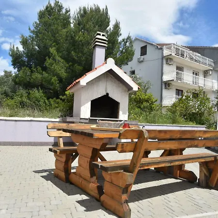 아파트 Nice With Shared Swimming Pool Only 500m From The Beach And 4km From