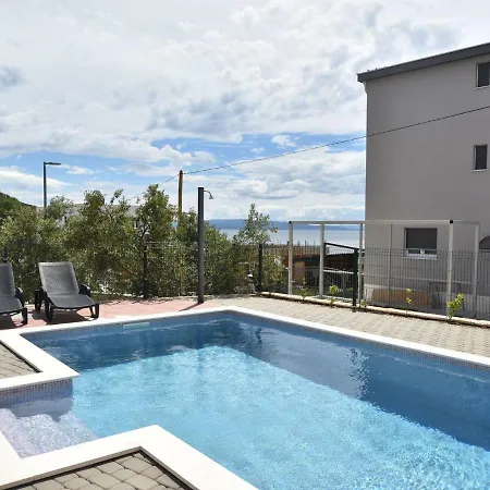 Nice With Shared Swimming Pool Only 500m From The Beach And 4km From *